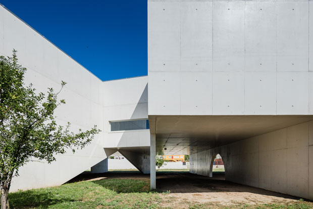 The Nadir Afonso Art Museum by Álvaro Siza Vieira Architects ...