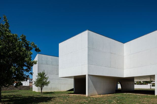 The Nadir Afonso Art Museum by Álvaro Siza Vieira Architects ...