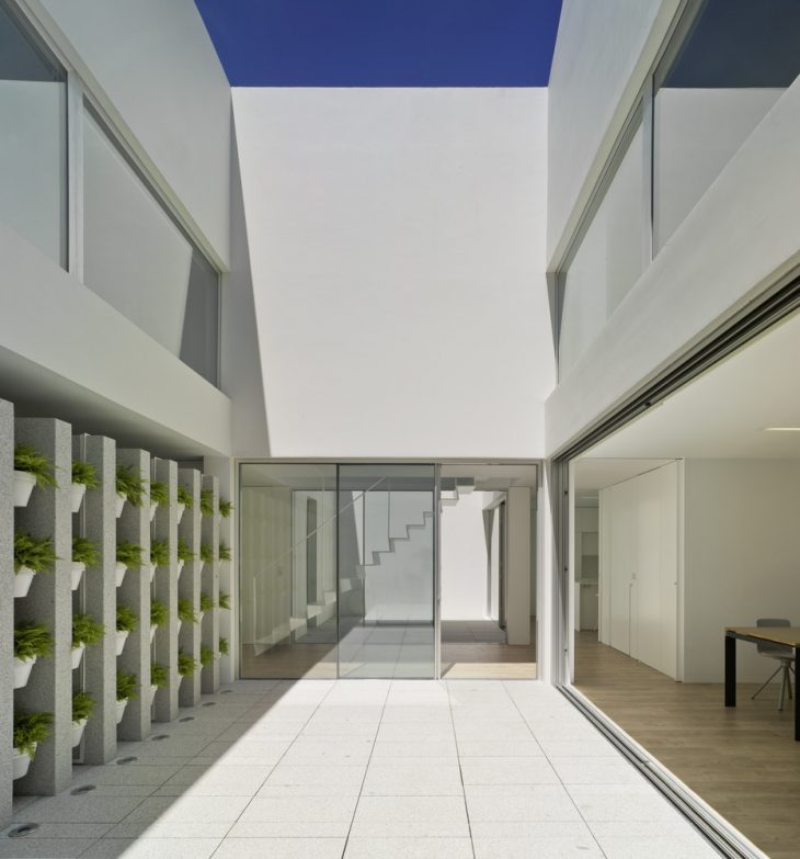 Lopera House by David Ruiz Molina - Archiscene - Your Daily Architecture