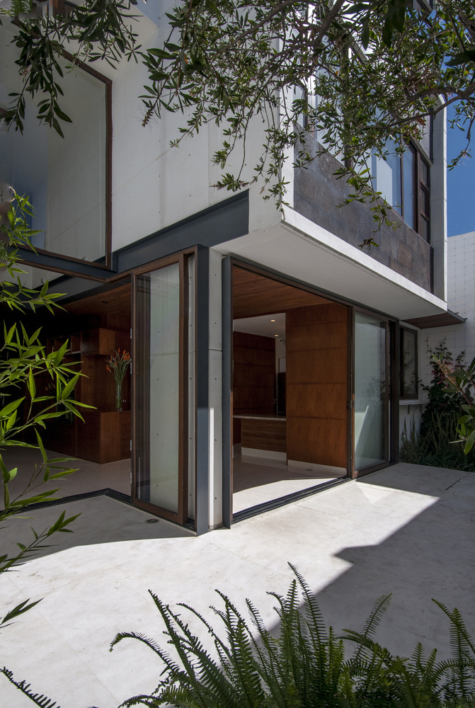 Casa Tano by Eduardo Ramírez Urrea - Archiscene