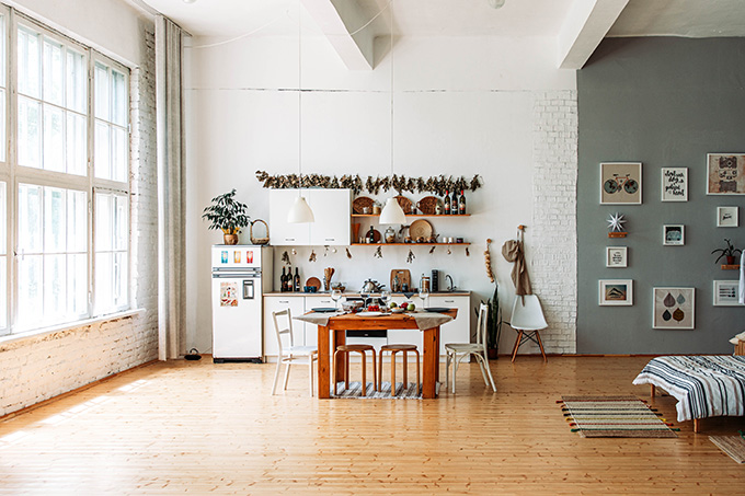 https://www.archiscene.net/wp-content/uploads/2020/04/2020-Decorating-Tips-How-to-Style-Hardwood-Floors-1.jpg