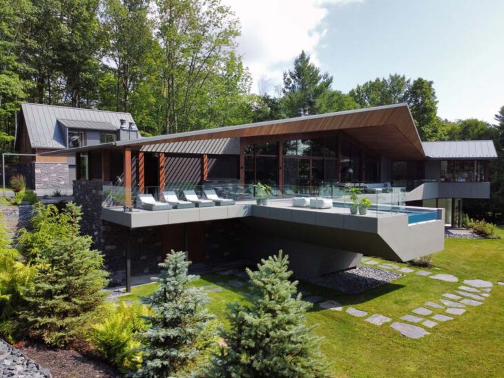 MU Architecture designs Memphremagog Lake Residence