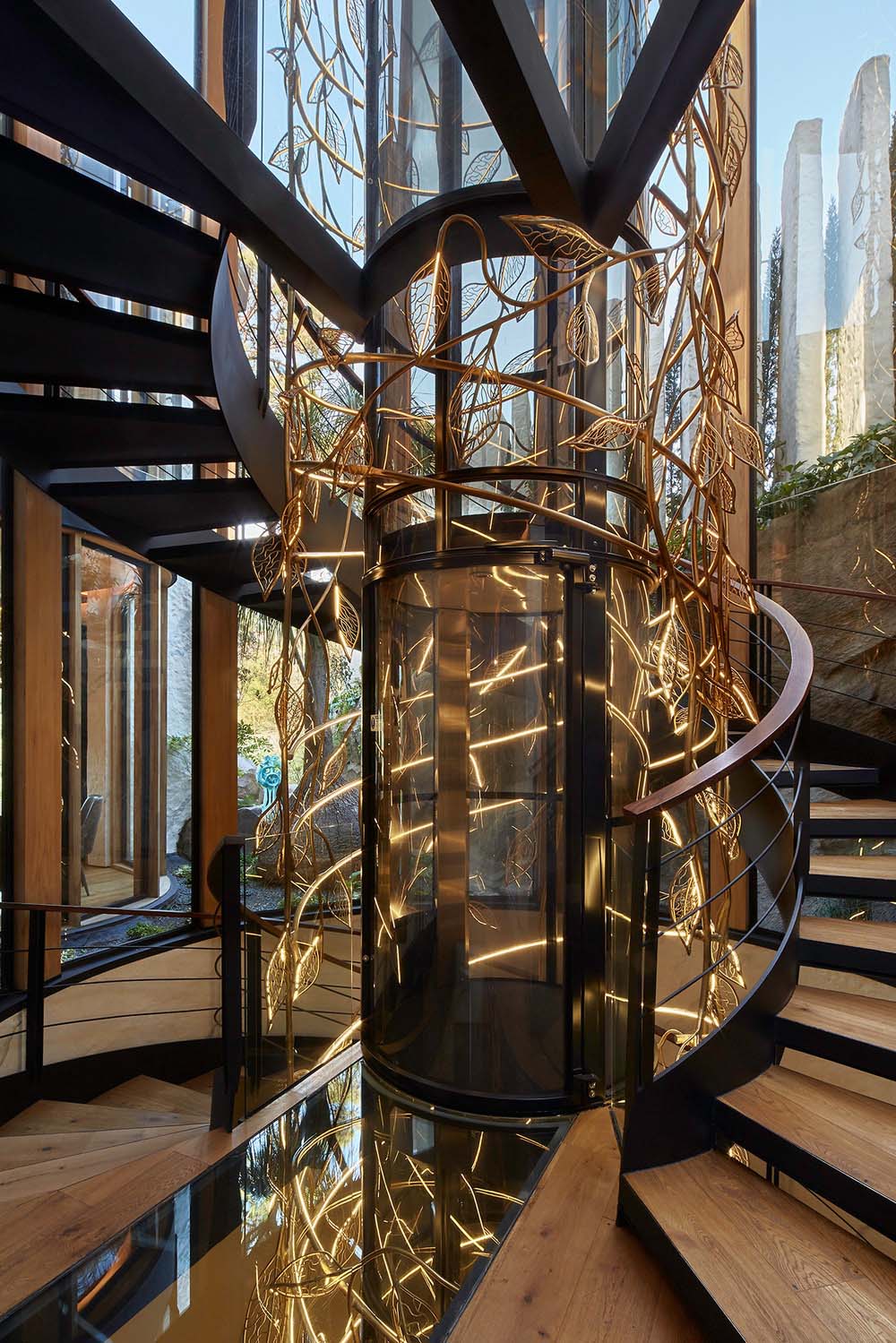 Art and Luxury: The Exquisite Symbiosis