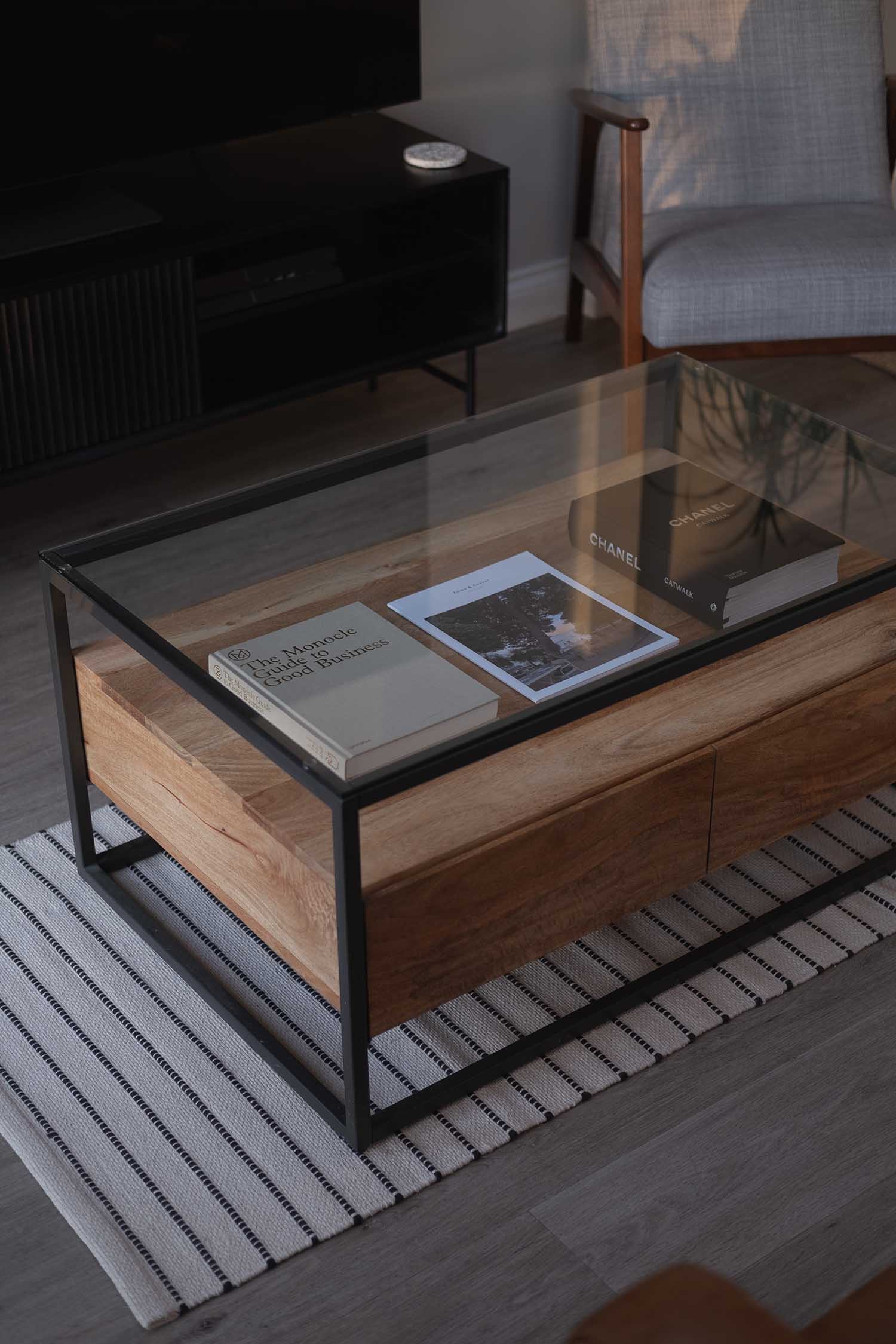 The Trend of Custom Glass Tables in Interior Design